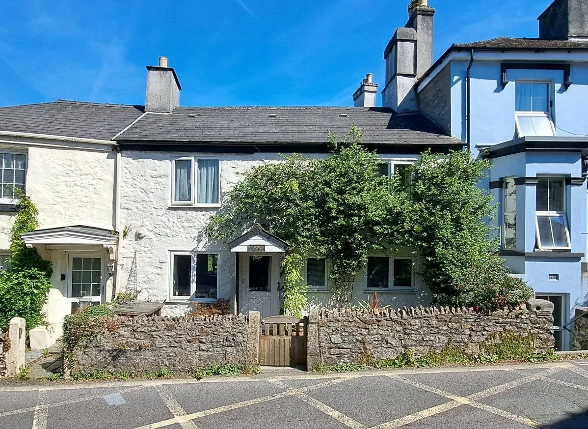 3 bed property for sale — Newbridge Hill, Gunnislake, Cornwall, PL18