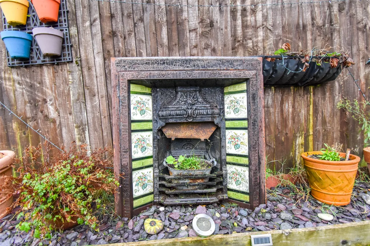 Haig Road, Aldershot, Hampshire, GU12 4PR, photo 16