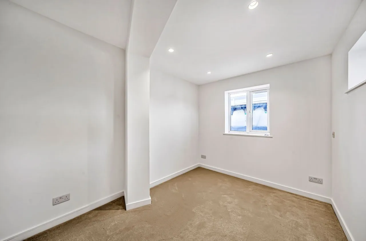 Church Lane, East Finchley, N2, photo 4