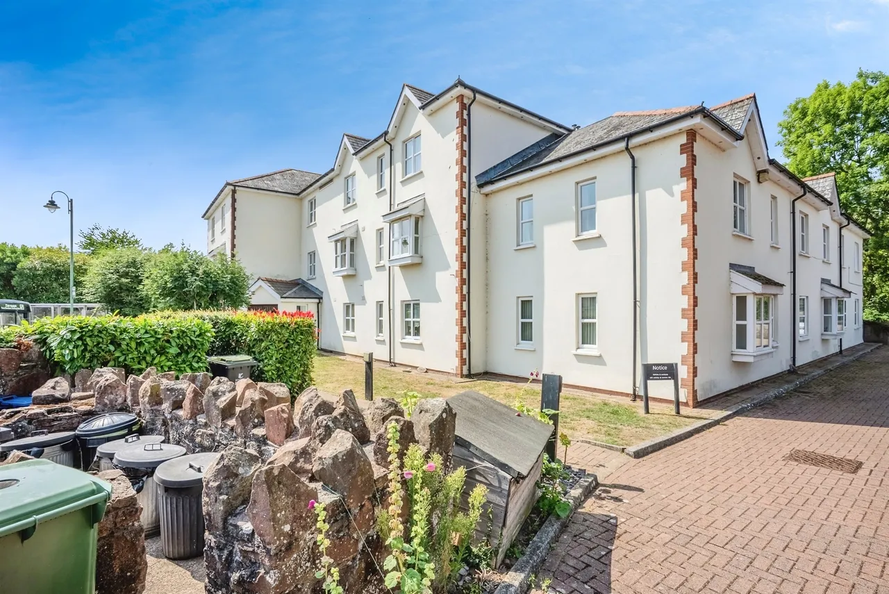 2 bed flat for sale, The Oldway Centre Monmouth, NP25