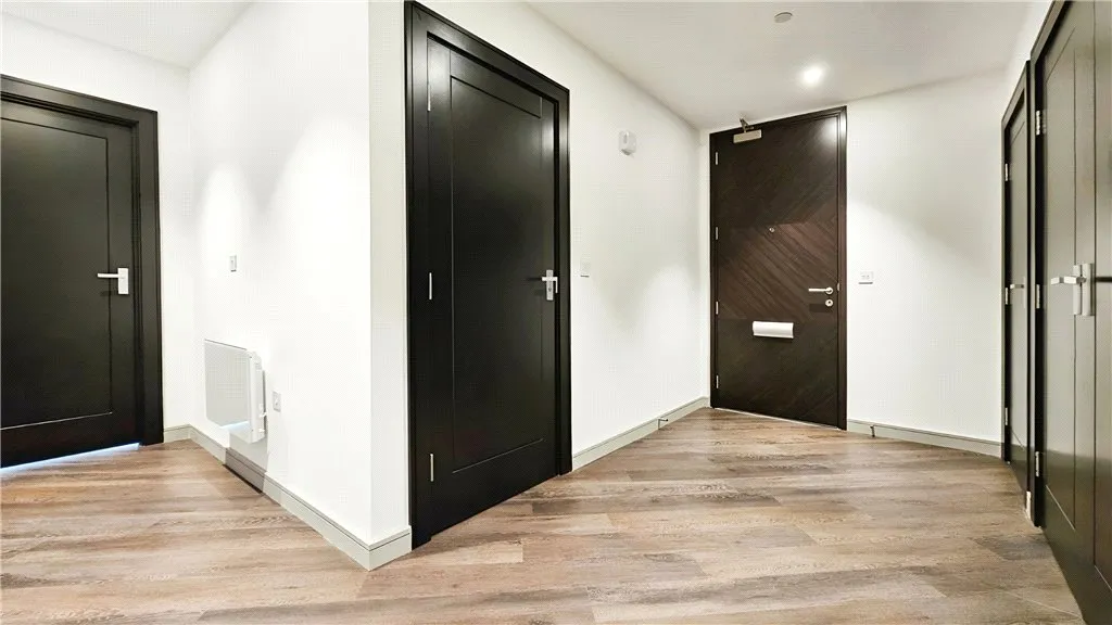 Eden Grove, Staines-upon-Thames, TW18, photo 11