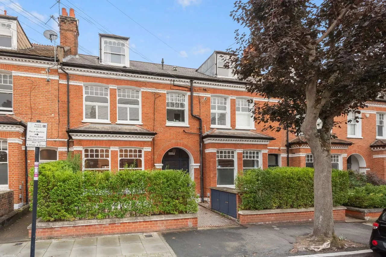 2 bed flat for sale, Veronica Road, London, SW17