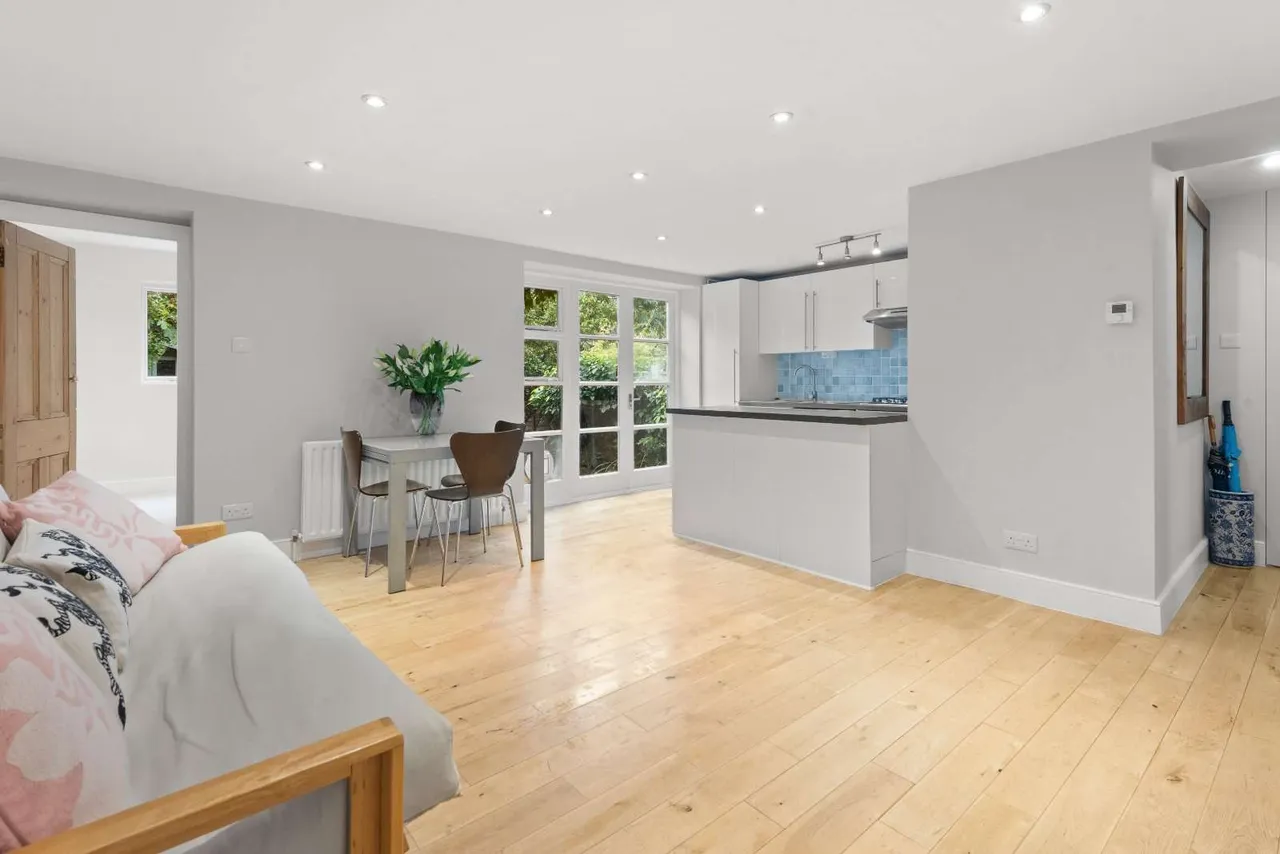 Veronica Road, London, SW17, photo 2