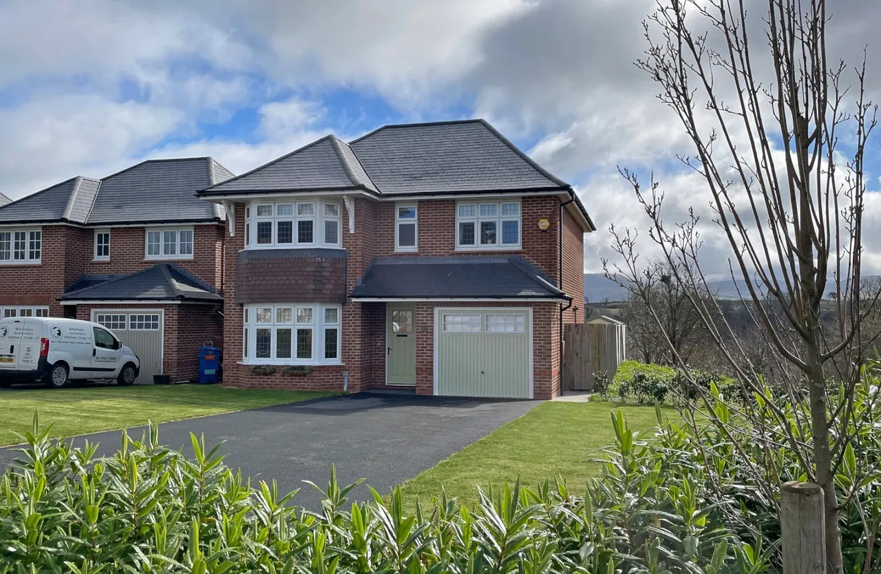 4 bed house for sale, Bron, Penrhosgarnedd