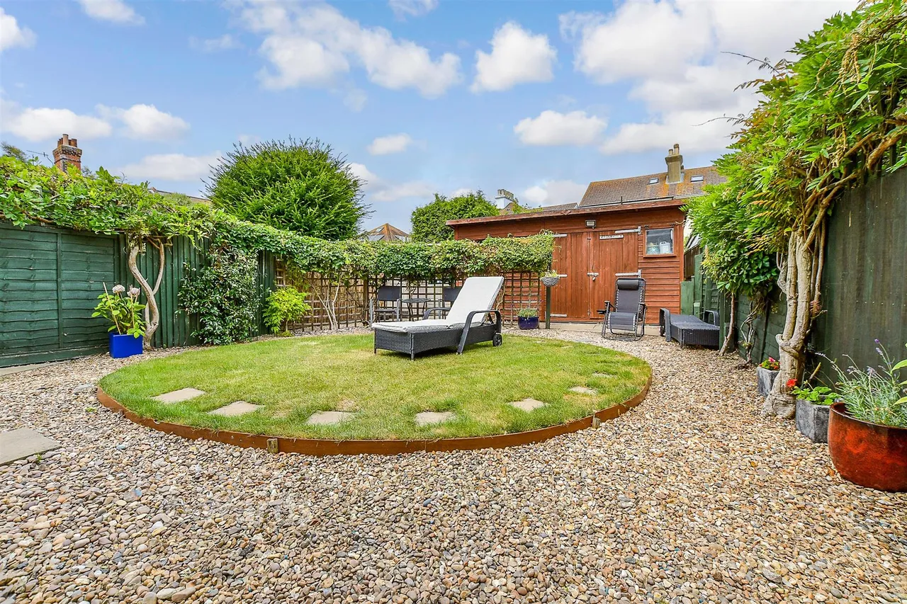 Twiss Grove, Hythe, CT21, photo 15