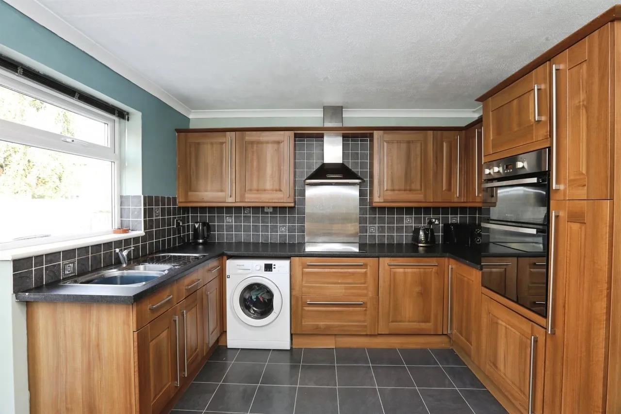 Hazel Way, Crawley Down, RH10, photo 11