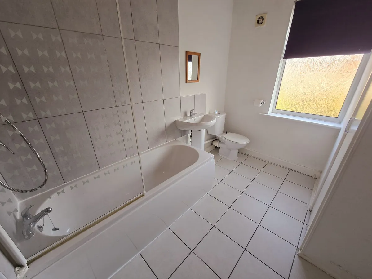 Wigan, WN6, photo 9