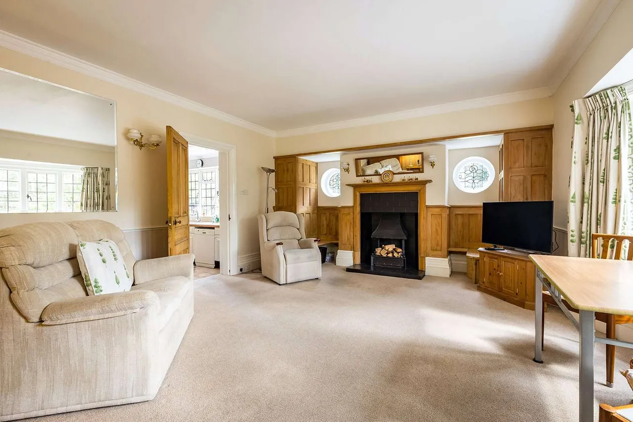 Bagshot Road, Worplesdon, Guildford, Surrey, GU3 3PX, photo 10