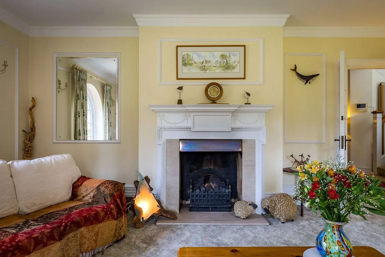 Bagshot Road, Worplesdon, Guildford, Surrey, GU3 3PX, photo 7