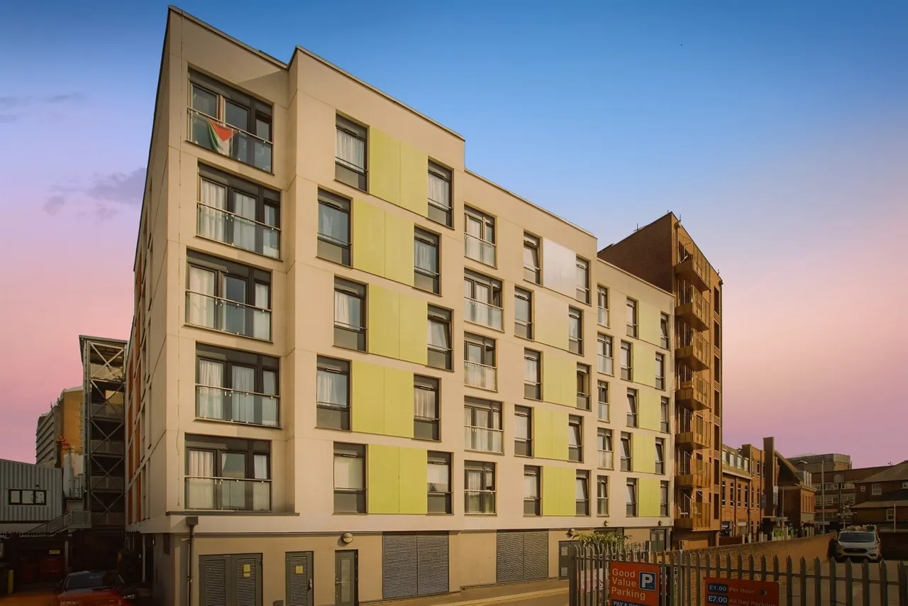2 bed flat for sale, Wellstones, Watford, WD17