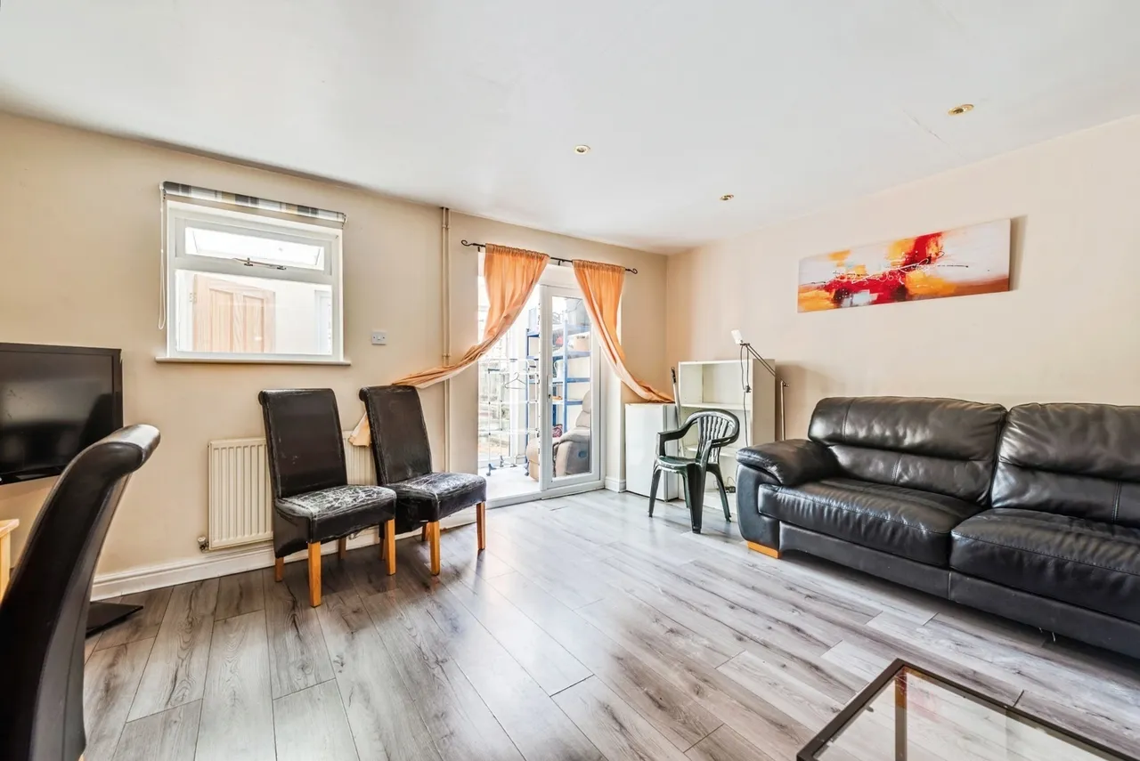 Oakham Close, Swindon, SN5, photo 4