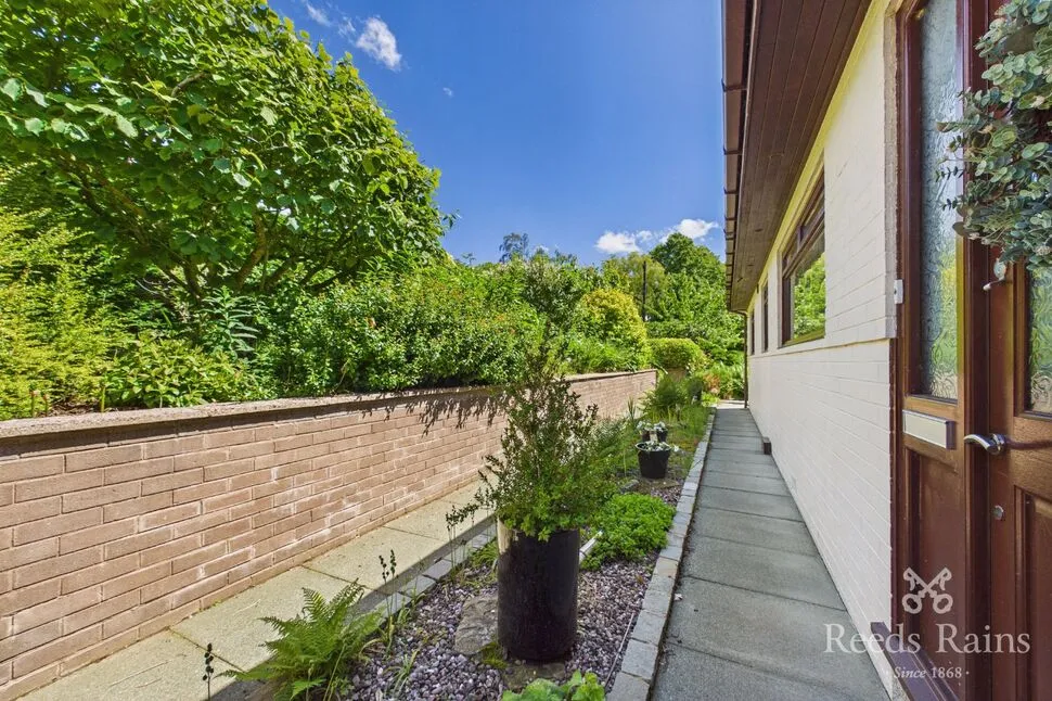 Eccleston Gardens, St. Helens, WA10, photo 33