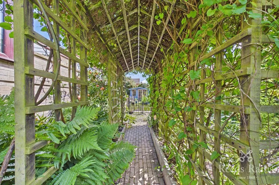 Eccleston Gardens, St. Helens, WA10, photo 28