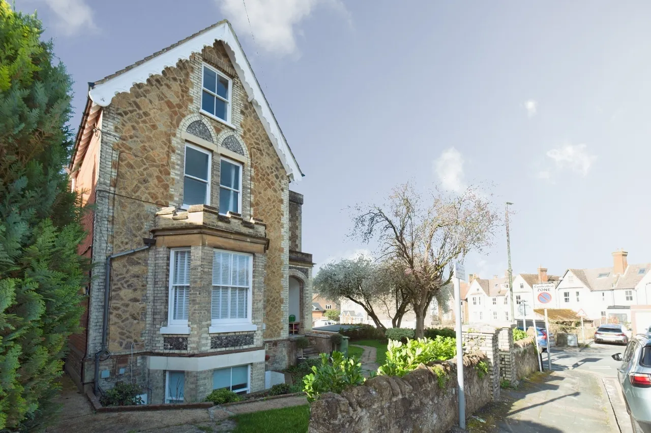 1 bed flat for sale, Baillie Road, Guildford, GU1