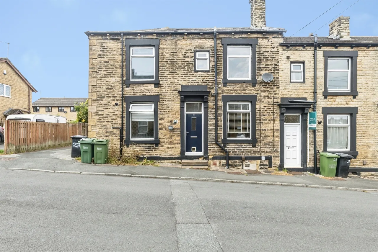 2 bed house for sale — Ackroyd Street, Morley, Leeds
