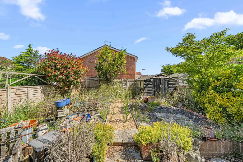 Foxhills Road, Ottershaw KT16 0NG, photo 13