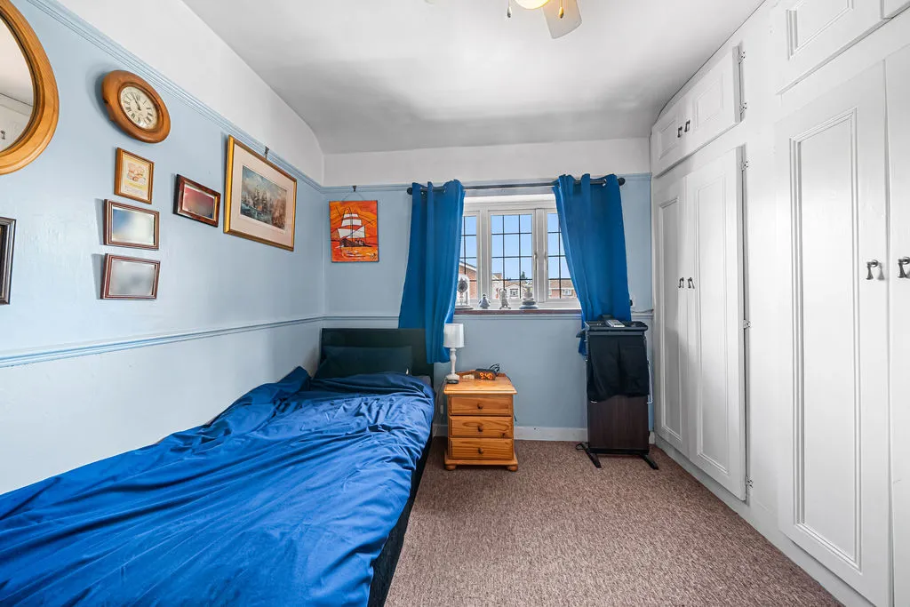 Foxhills Road, Ottershaw KT16 0NG, photo 11