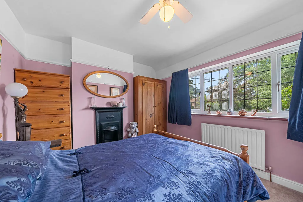 Foxhills Road, Ottershaw KT16 0NG, photo 9