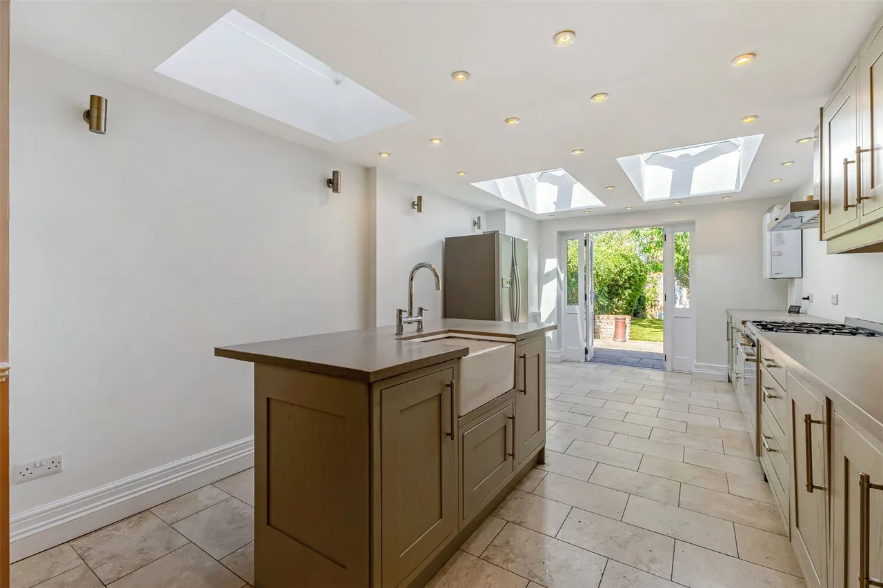 Fifth Cross Road, Twickenham, TW2, photo 2