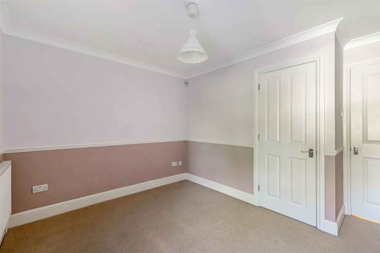 Fifth Cross Road, Twickenham, TW2, photo 14