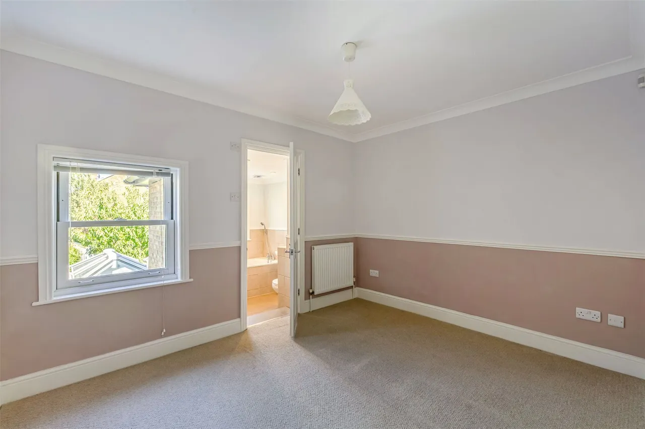 Fifth Cross Road, Twickenham, TW2, photo 13