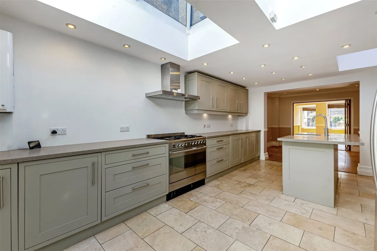 Fifth Cross Road, Twickenham, TW2, photo 8