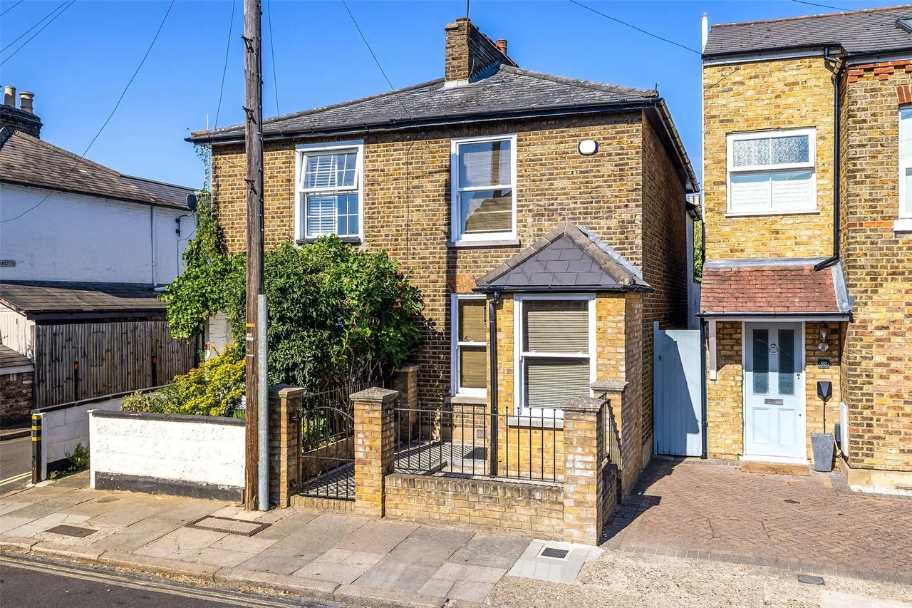 2 bed house for sale, Fifth Cross Road, Twickenham, TW2
