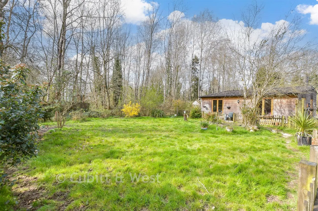 Horsham Road, Walliswood, RH5, photo 2