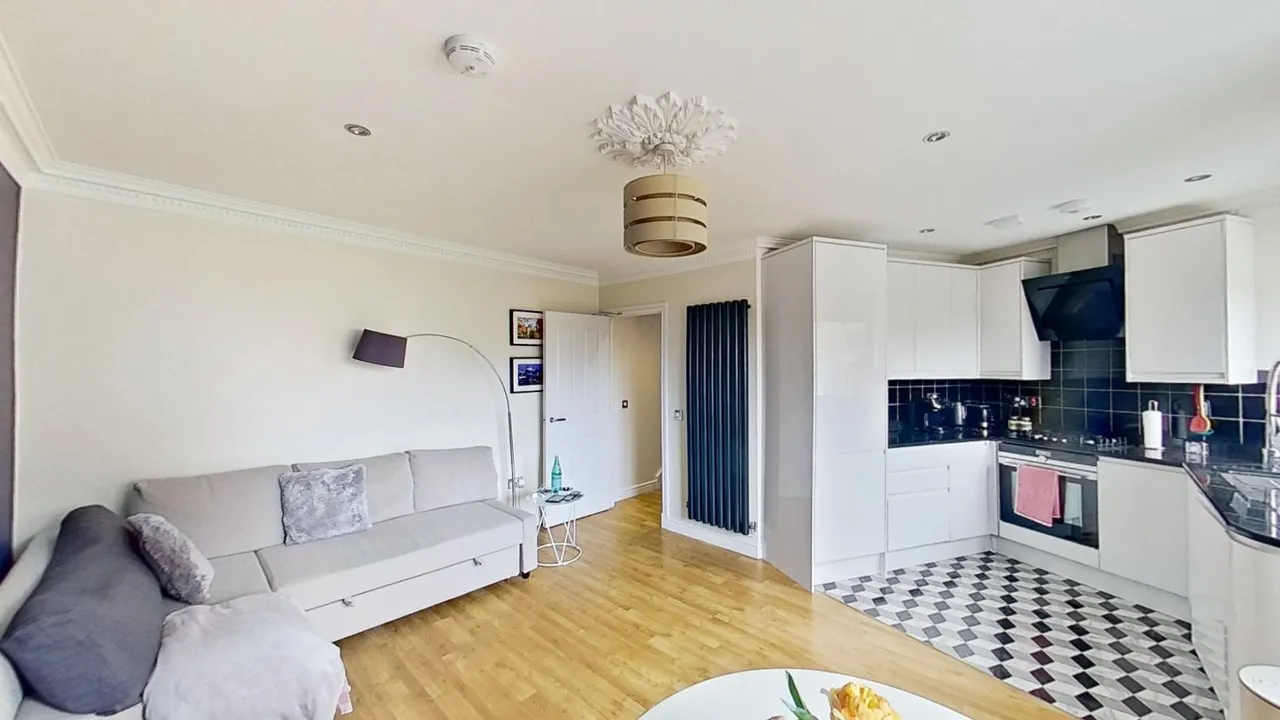 1 bed flat to rent, Cockburn Street, Edinburgh, EH1