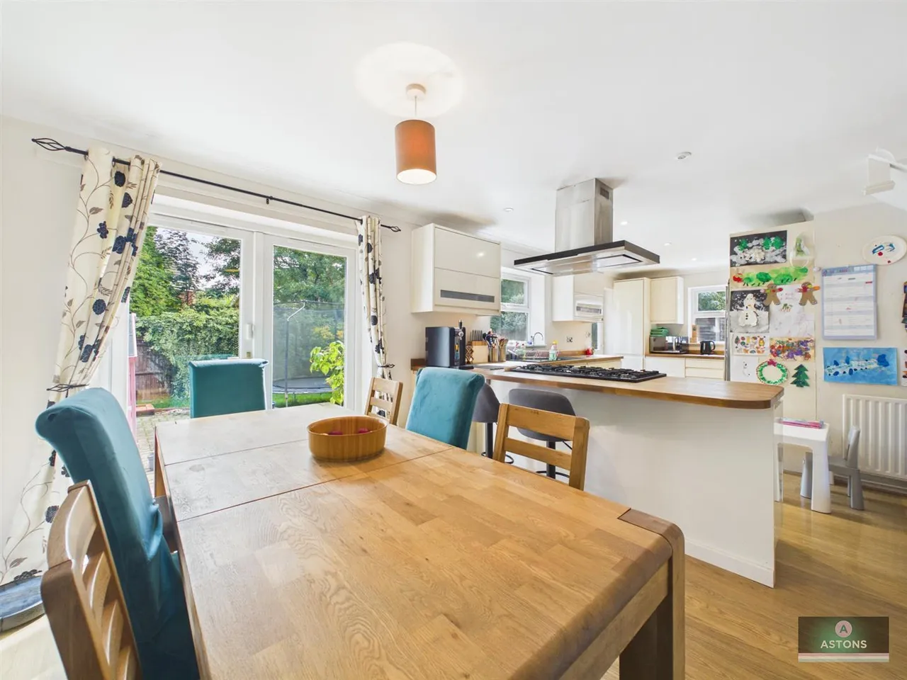 Langstone Close, Maidenbower, photo 2