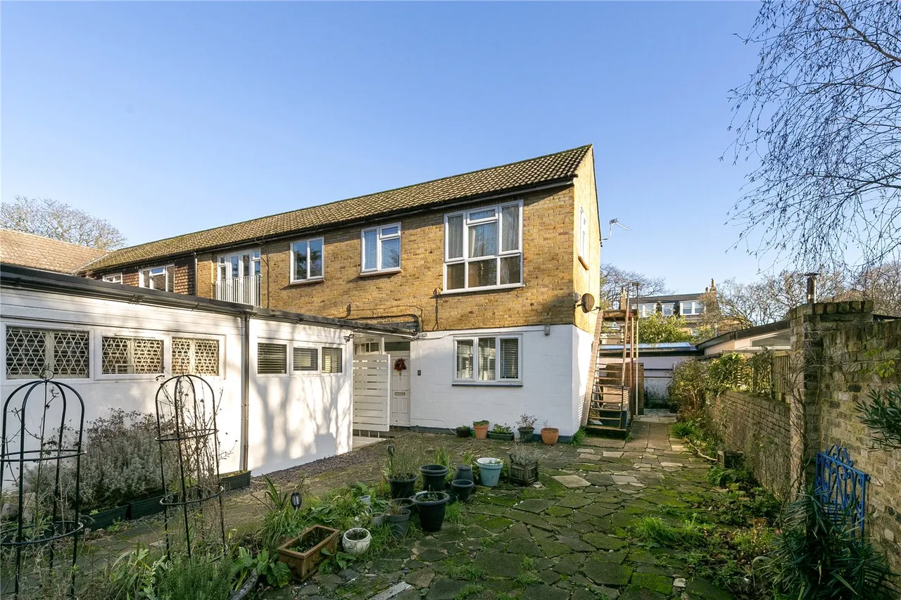 1 bed flat for sale, St Margarets Road, St Margarets, TW1