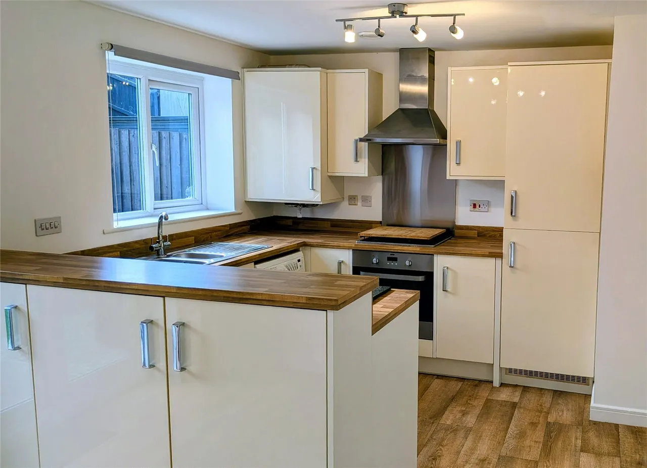 Kingfisher Crescent, Sandbach, CW11, photo 5