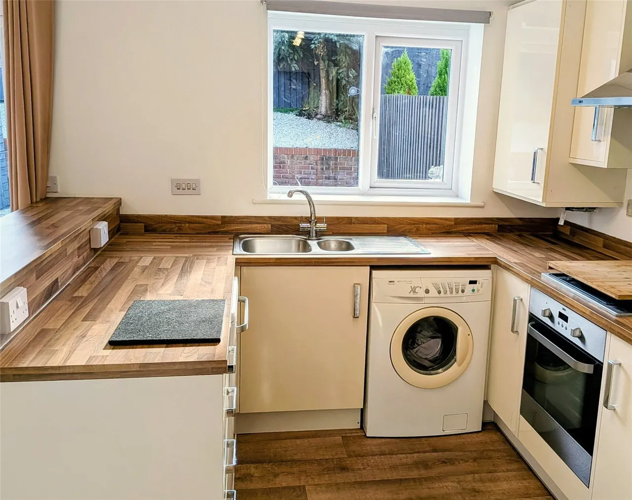 Kingfisher Crescent, Sandbach, CW11, photo 6