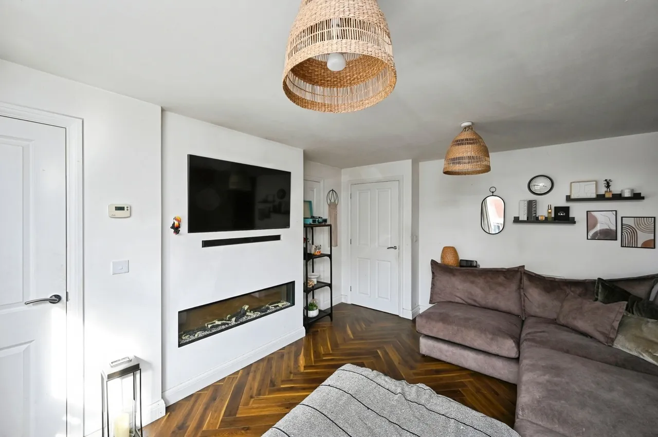 Moonbeam Way, Mansfield, NG18, photo 5
