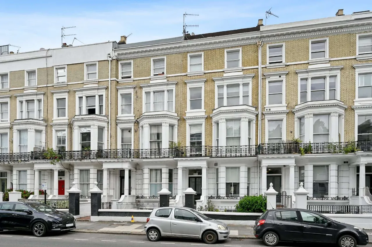 2 bed flat for sale — Holland Road, London, W14 8BD