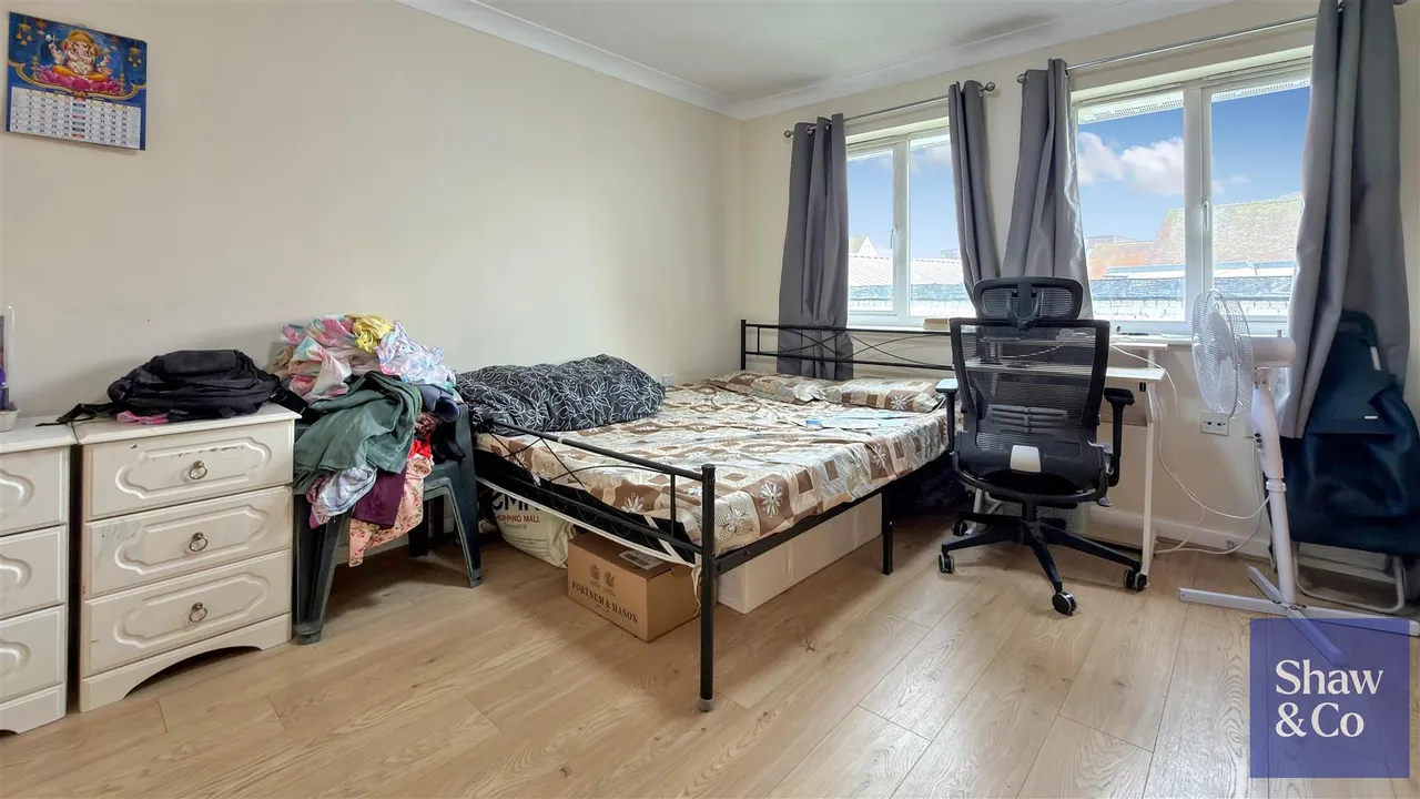 Dominion Close, Hounslow, photo 5