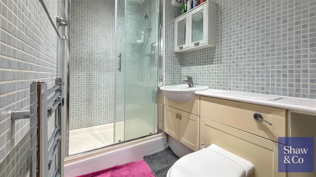 Dominion Close, Hounslow, photo 6