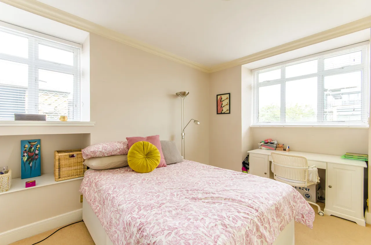 28 St Edmunds Court, 13-18 St Edmunds Terrace, London, photo 3