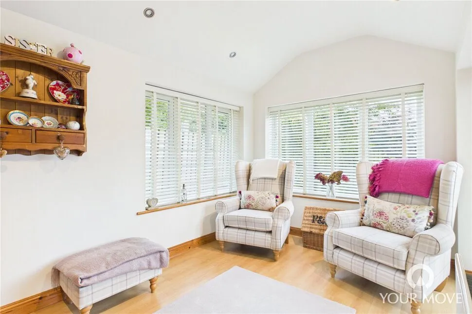 Larch Drive, Stanwix, CA3, photo 10