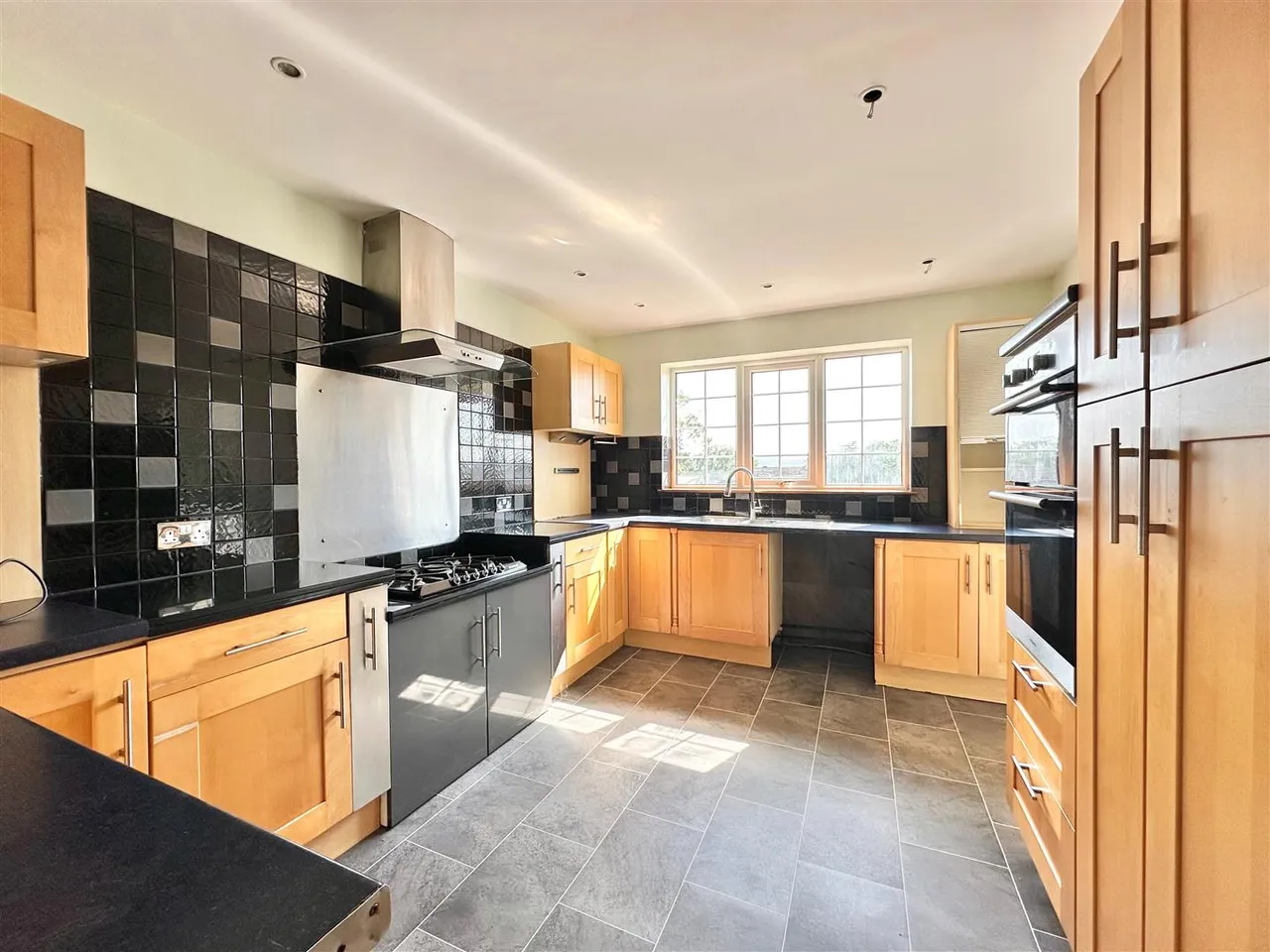 Meadowside, Whaley Bridge, SK23, photo 16
