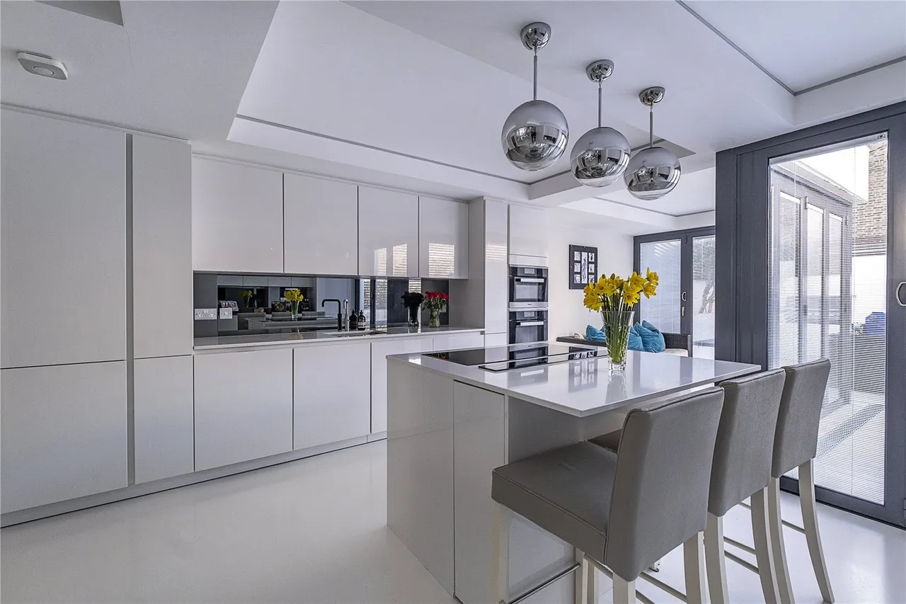 5 bed house for sale — Aubert Road, London, N5