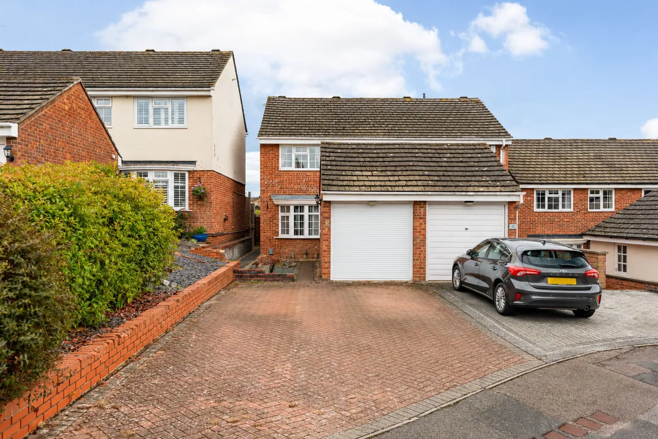 3 bed house for sale — Aldwyke Rise, Ware, SG12 0BY