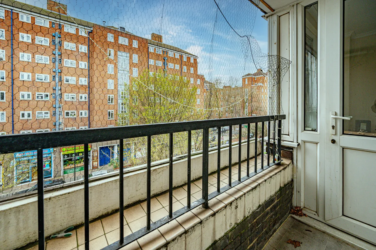 3 bed flat for sale — 2b Crowndale Road, London