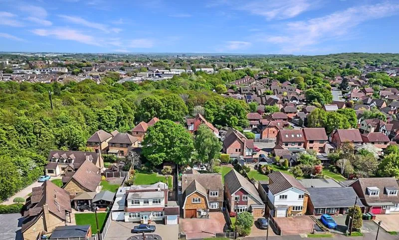 Shakespeare Avenue, Langdon Hills, Basildon, Essex, SS16 6DN, photo 5