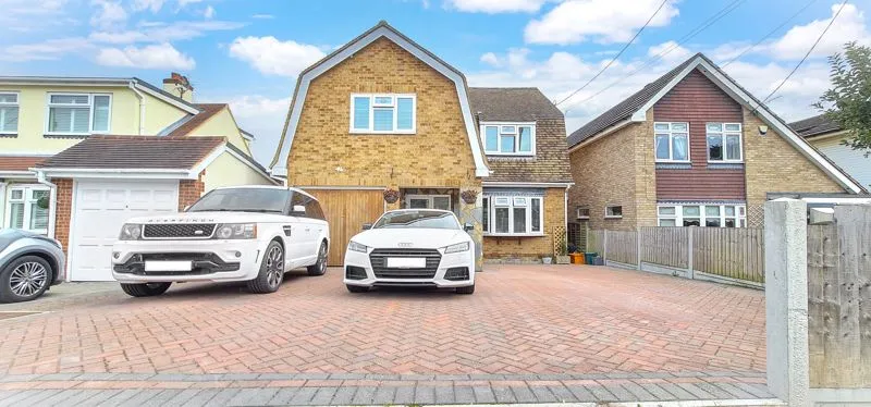 5 bed house for sale — Shakespeare Avenue, Langdon Hills, Basildon, Essex, SS16 6DN