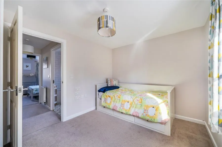 Robins Court, Faringdon, SN7, photo 6