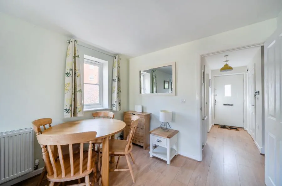 Robins Court, Faringdon, SN7, photo 8
