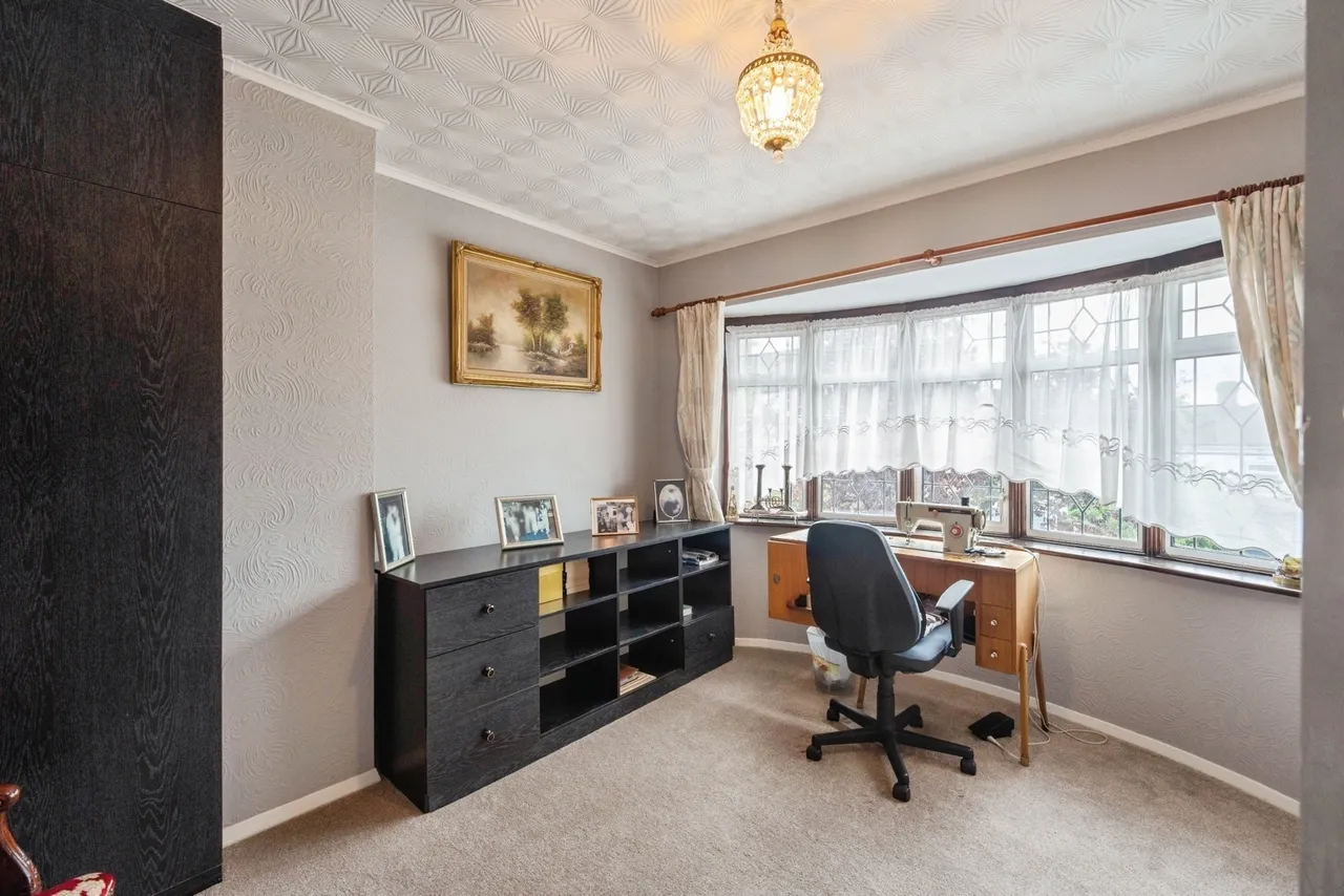 Wells Gardens, Ilford, IG1, photo 19