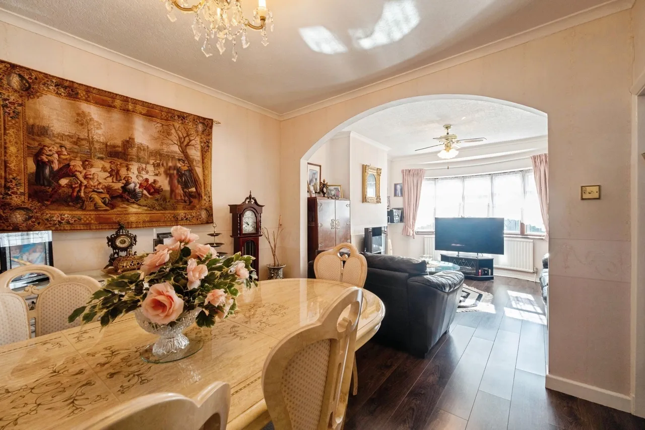 Wells Gardens, Ilford, IG1, photo 9