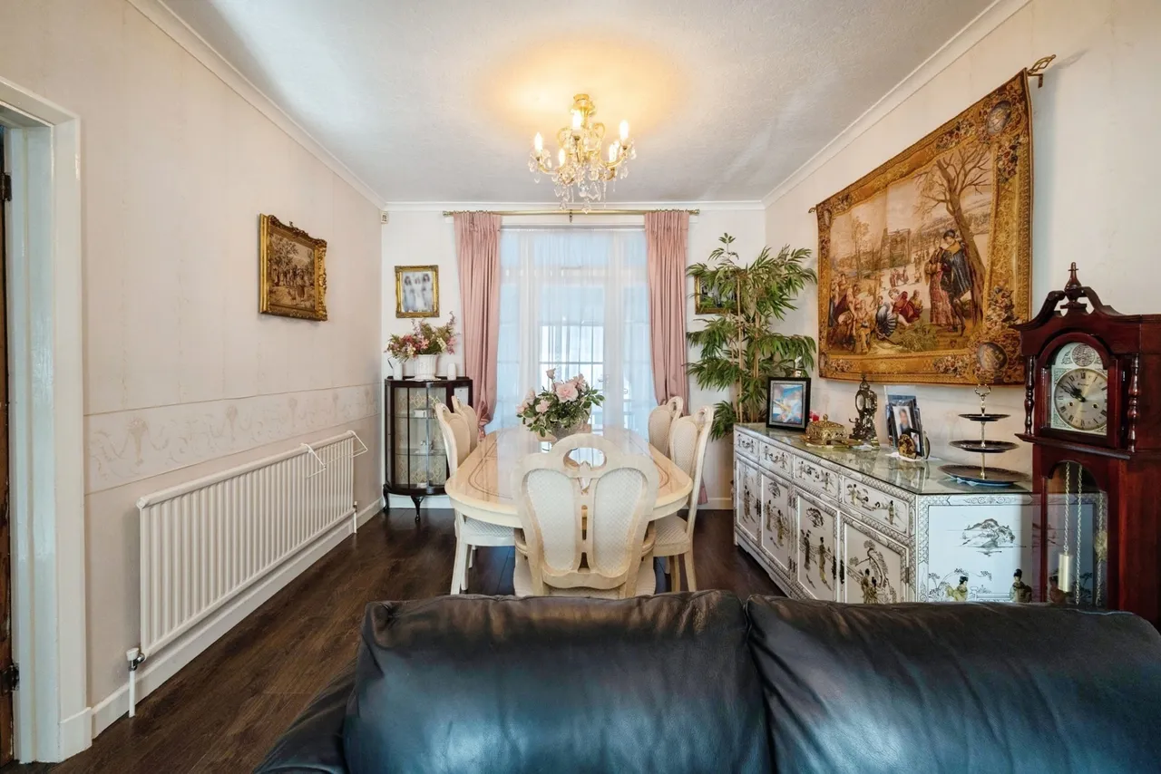 Wells Gardens, Ilford, IG1, photo 5
